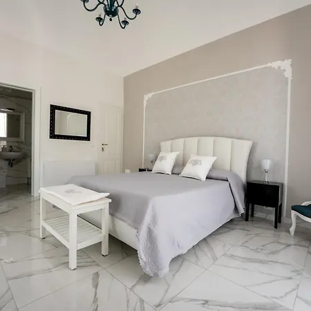 Sweet Deluxe Bed & Breakfast